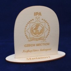 Drevená dekorace IPA ČR